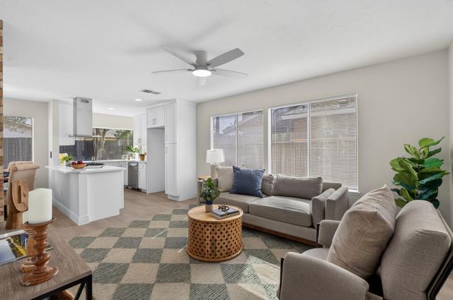 7828 Rockhurst Way, Sacramento, CA 95828