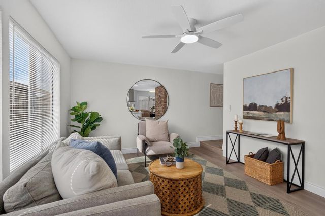 7828 Rockhurst Way, Sacramento, CA 95828
