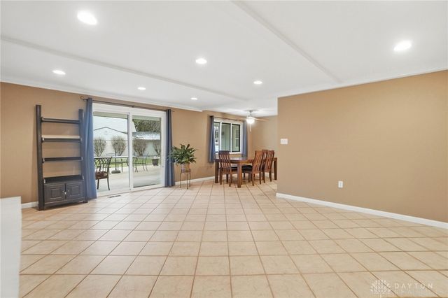 2000 Meadowside Lane, Dayton, OH 45458