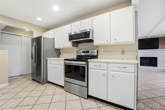 2000 Meadowside Lane, Dayton, OH 45458