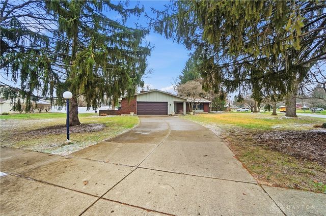 2000 Meadowside Lane, Dayton, OH 45458