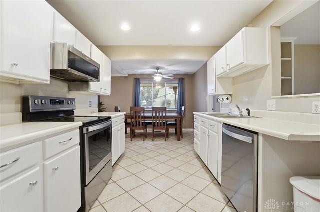 2000 Meadowside Lane, Dayton, OH 45458