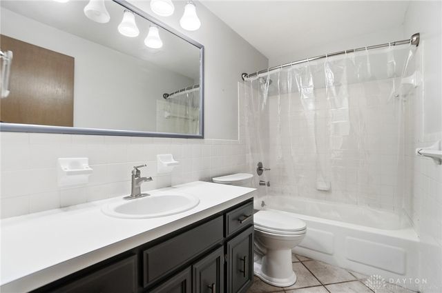 2000 Meadowside Lane, Dayton, OH 45458