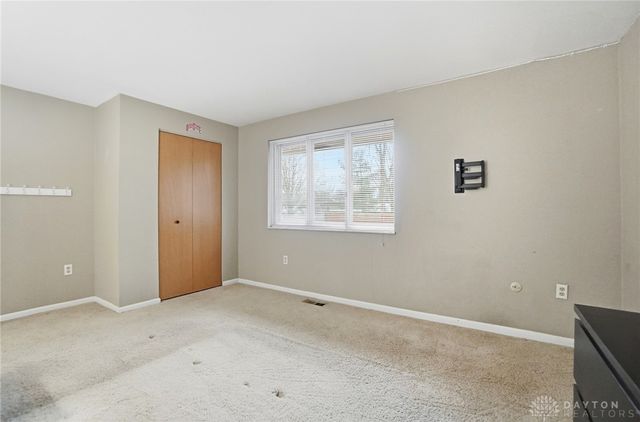 2000 Meadowside Lane, Dayton, OH 45458