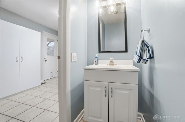 2000 Meadowside Lane, Dayton, OH 45458