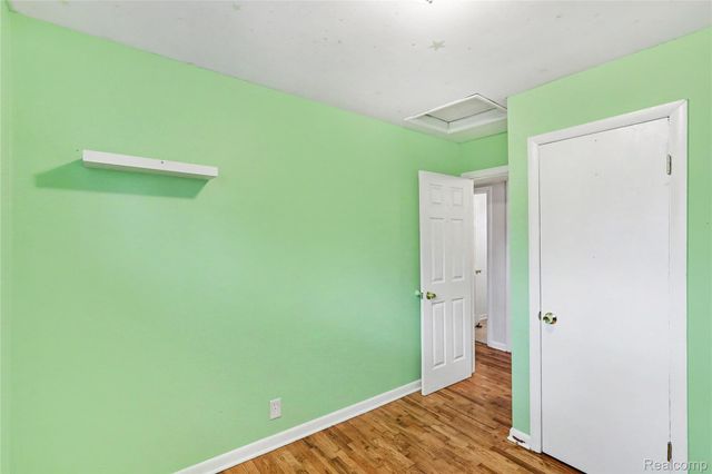 2423 N Long Lake Road, Fenton Charter Township, MI 48430