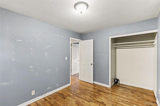 2423 N Long Lake Road, Fenton Charter Township, MI 48430