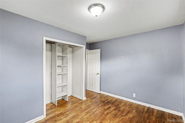 2423 N Long Lake Road, Fenton Charter Township, MI 48430