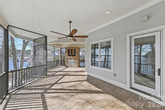 4526 Island Waters Drive, Denver, NC 28037