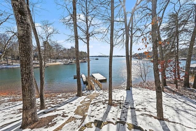 4526 Island Waters Drive, Denver, NC 28037