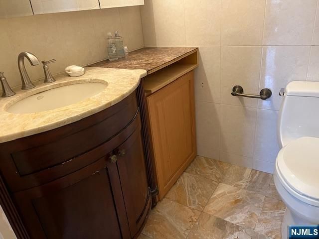 300 Winston Drive L 07, Cliffside Park, NJ 07010