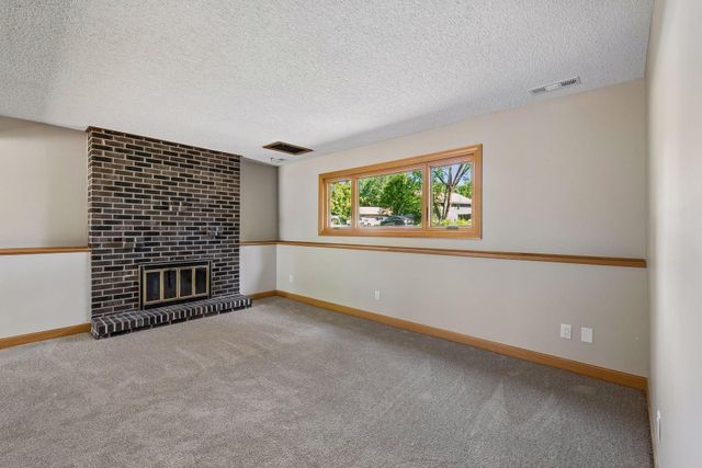 13881 Holyoke Lane, Apple Valley, MN 55124