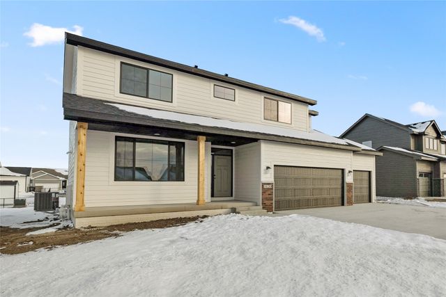 3120 NW 27th Circle, Ankeny, IA 50023