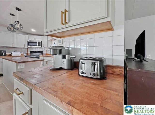 57 West Zimmer Drive, Lehigh Twp, PA 18088