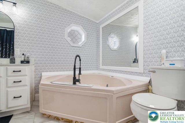 57 West Zimmer Drive, Lehigh Twp, PA 18088