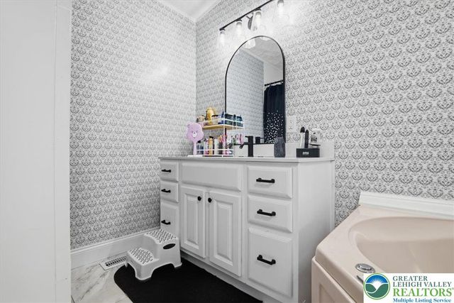 57 West Zimmer Drive, Lehigh Twp, PA 18088