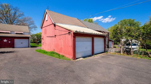 139 W MAIN ST, Silverdale, PA 18962