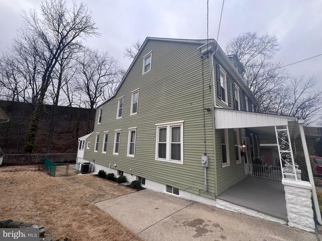 119 ALBANY AVE, Barrington, NJ 08007