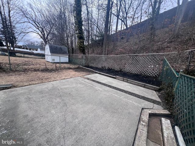 119 ALBANY AVE, Barrington, NJ 08007