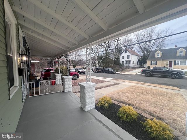 119 ALBANY AVE, Barrington, NJ 08007