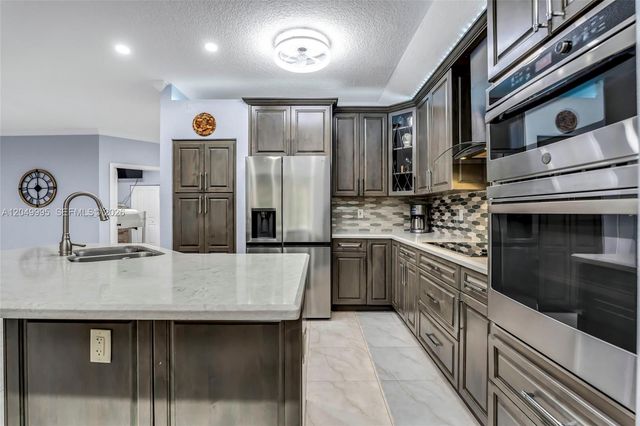 7569 Parkside Lane, Margate, FL 33063