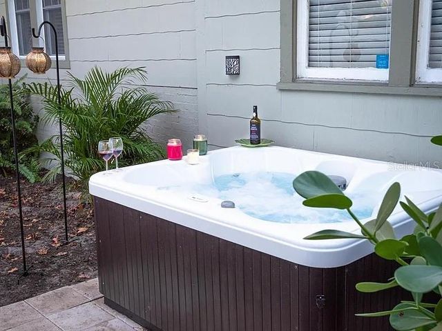 1013 22ND AVENUE N, St Petersburg, FL 33704