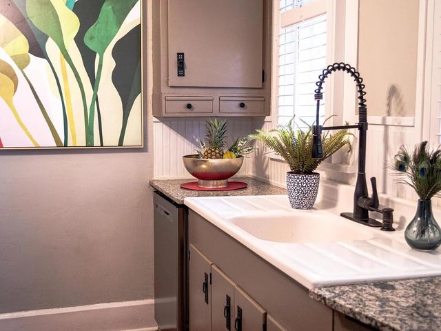 1013 22ND AVENUE N, St Petersburg, FL 33704