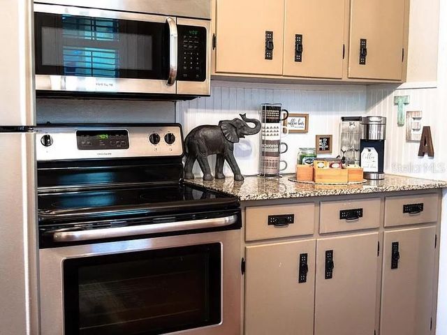 1013 22ND AVENUE N, St Petersburg, FL 33704