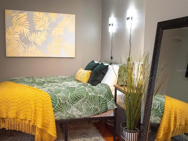 1013 22ND AVENUE N, St Petersburg, FL 33704