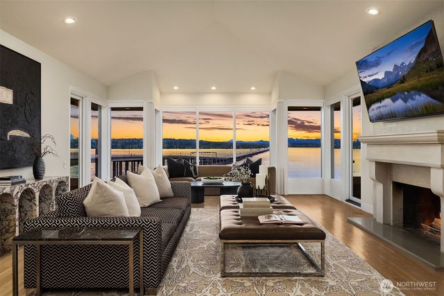 3223 Evergreen Point Road, Medina, WA 98039