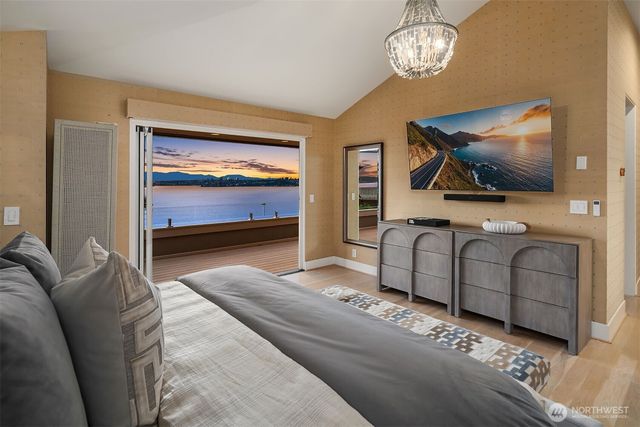 3223 Evergreen Point Road, Medina, WA 98039