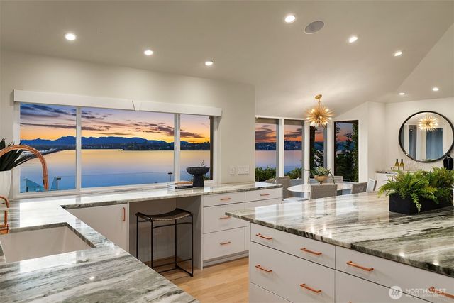 3223 Evergreen Point Road, Medina, WA 98039