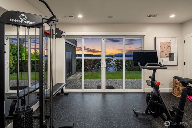 3223 Evergreen Point Road, Medina, WA 98039