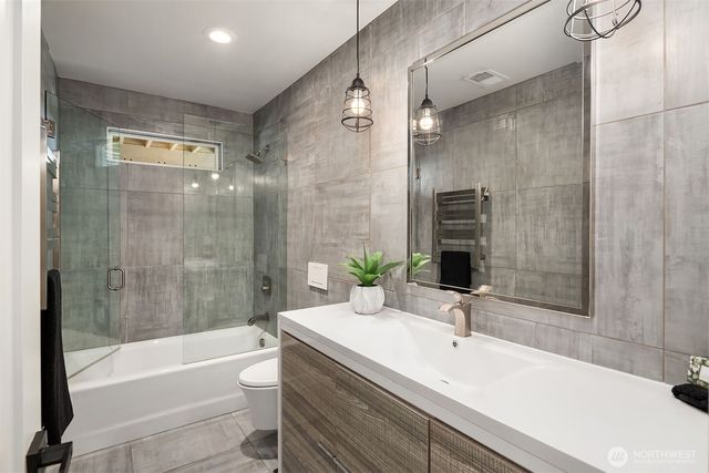 3223 Evergreen Point Road, Medina, WA 98039