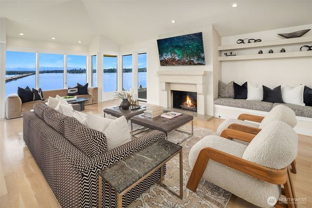 3223 Evergreen Point Road, Medina, WA 98039
