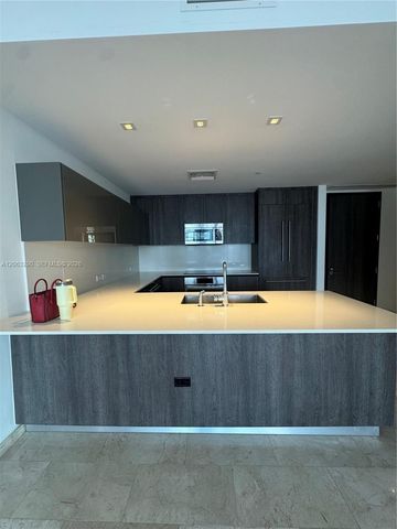 88 SW 7th St 2403, Miami, FL 33130