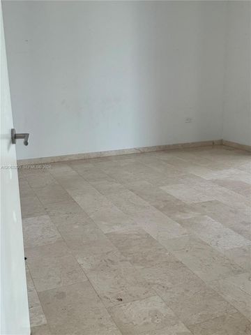 88 SW 7th St 2403, Miami, FL 33130