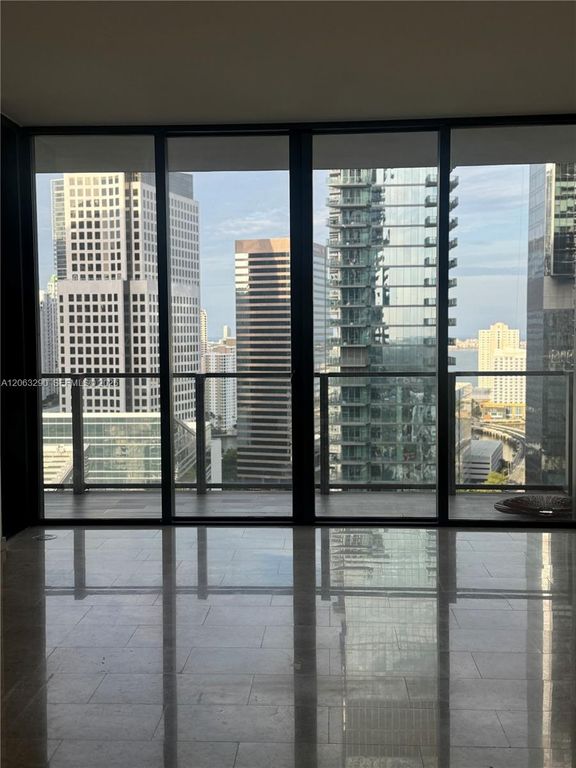 88 SW 7th St 2403, Miami, FL 33130