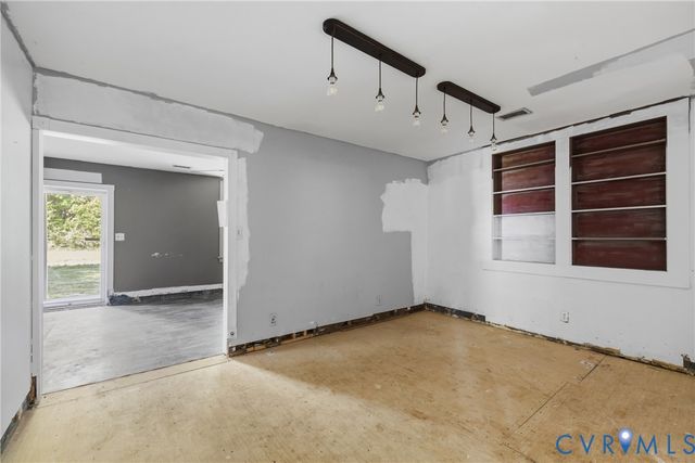 5317 Hickory Rd, Chesterfield, VA 23803