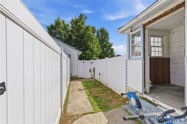 5317 Hickory Rd, Chesterfield, VA 23803
