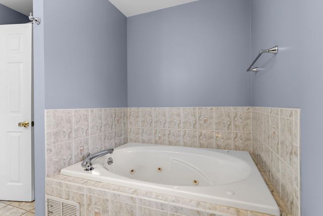 116 Fiddlehead Lane, Chester, NH 03036