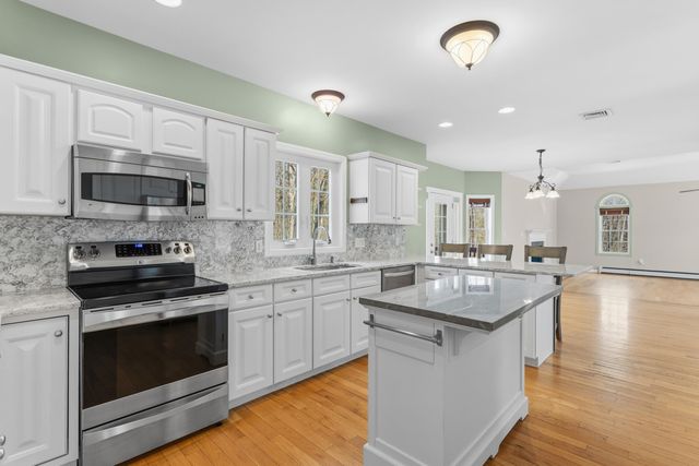 116 Fiddlehead Lane, Chester, NH 03036