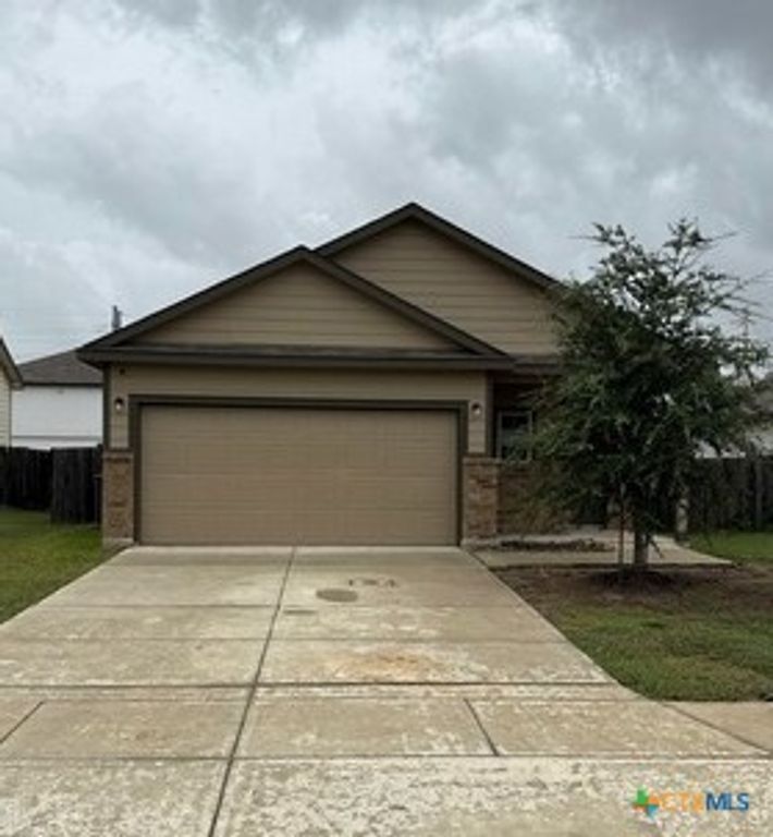 2417 Marty Way, Seguin, TX 78155