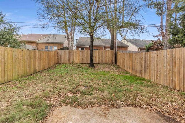 1671 OAKEN BUCKET DR, Memphis, TN 38016