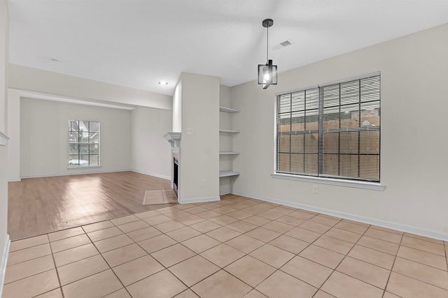 1671 OAKEN BUCKET DR, Memphis, TN 38016