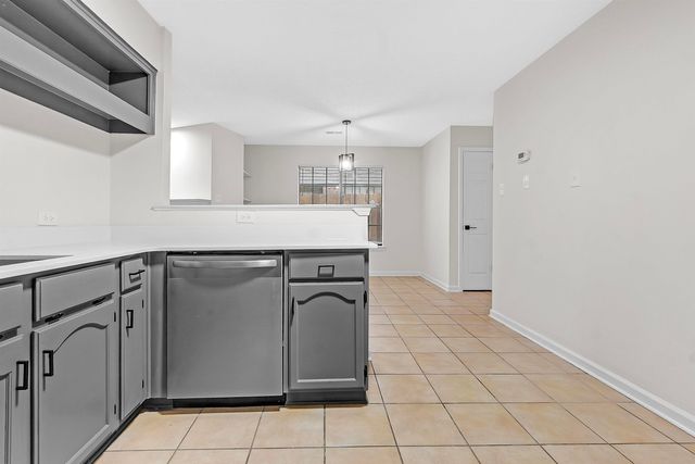 1671 OAKEN BUCKET DR, Memphis, TN 38016