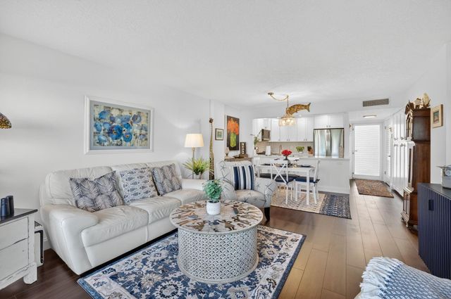 2611 N Riverside Drive 304, Pompano Beach, FL 33062