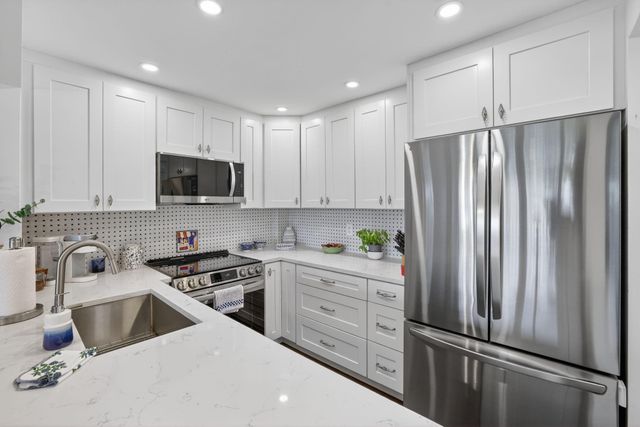 2611 N Riverside Drive 304, Pompano Beach, FL 33062