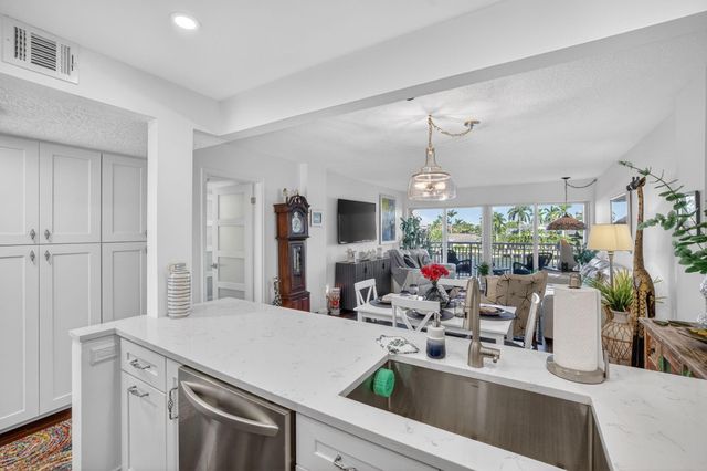 2611 N Riverside Drive 304, Pompano Beach, FL 33062