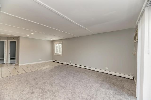 2440 Waterbury Drive 305, Woodridge, IL 60517